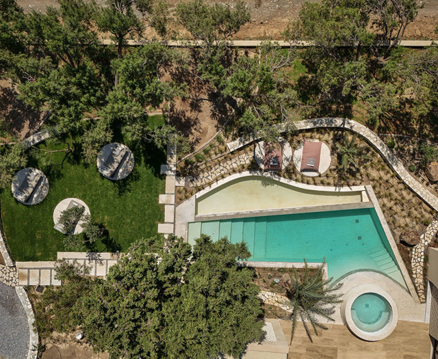 The Echo Of The Sea Beachfront Villa top-down view of the villa's yard