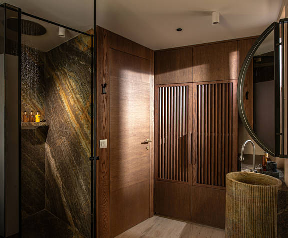 The Echo Of The Sea Beachfront Villa bathroom